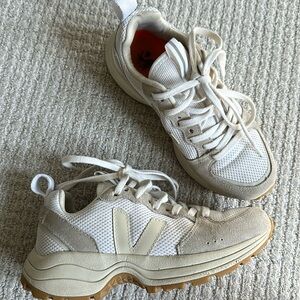 Veja Venturi women’s sneakers